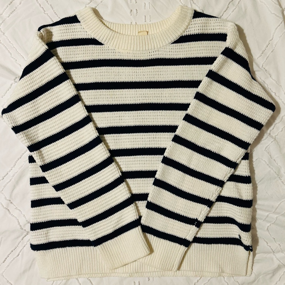 Roxy striped sweater size small.